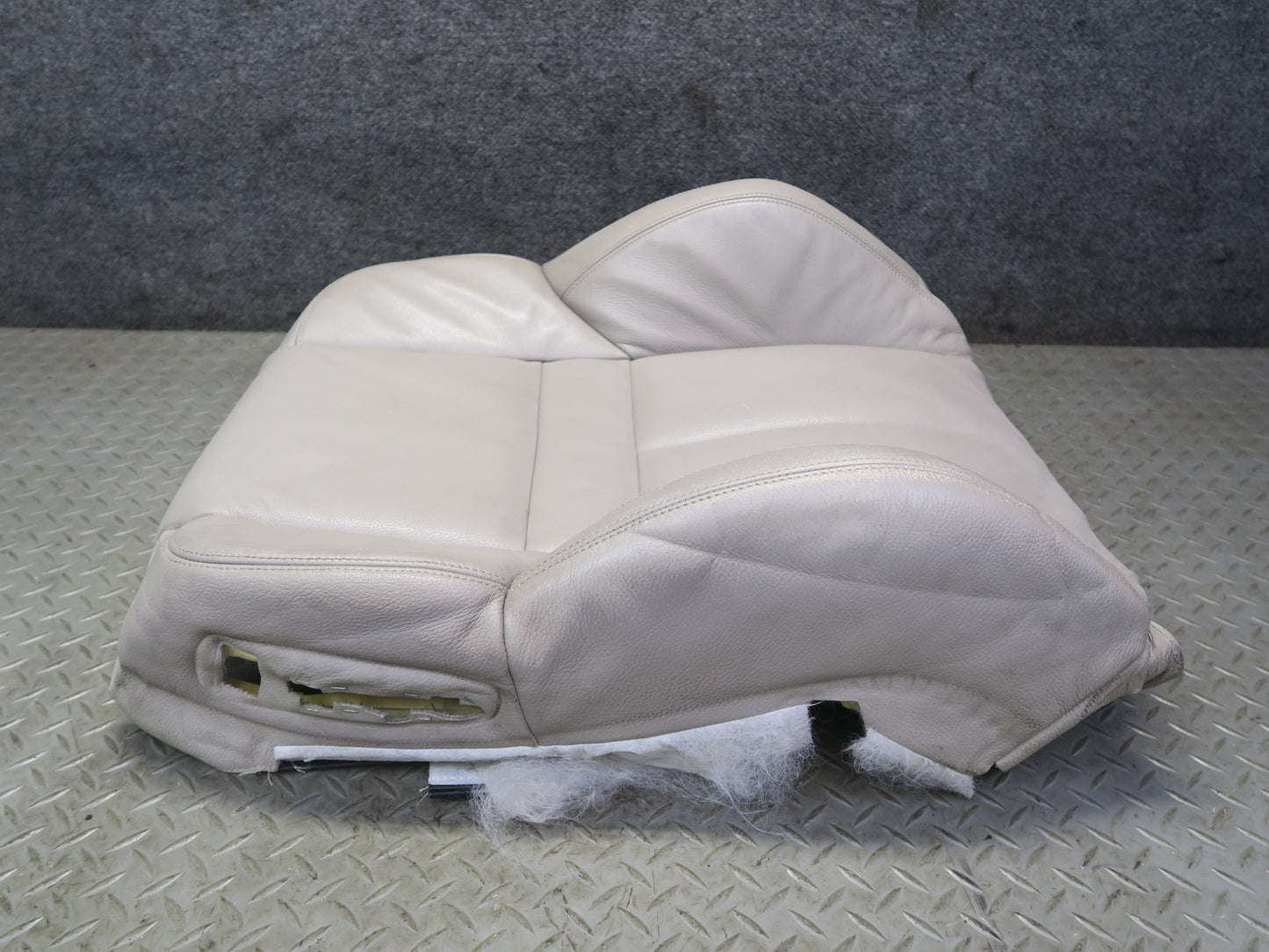 2007-2008 BMW E64 M6 Convertible Front Right Sport Seat Upper Leather Cushion