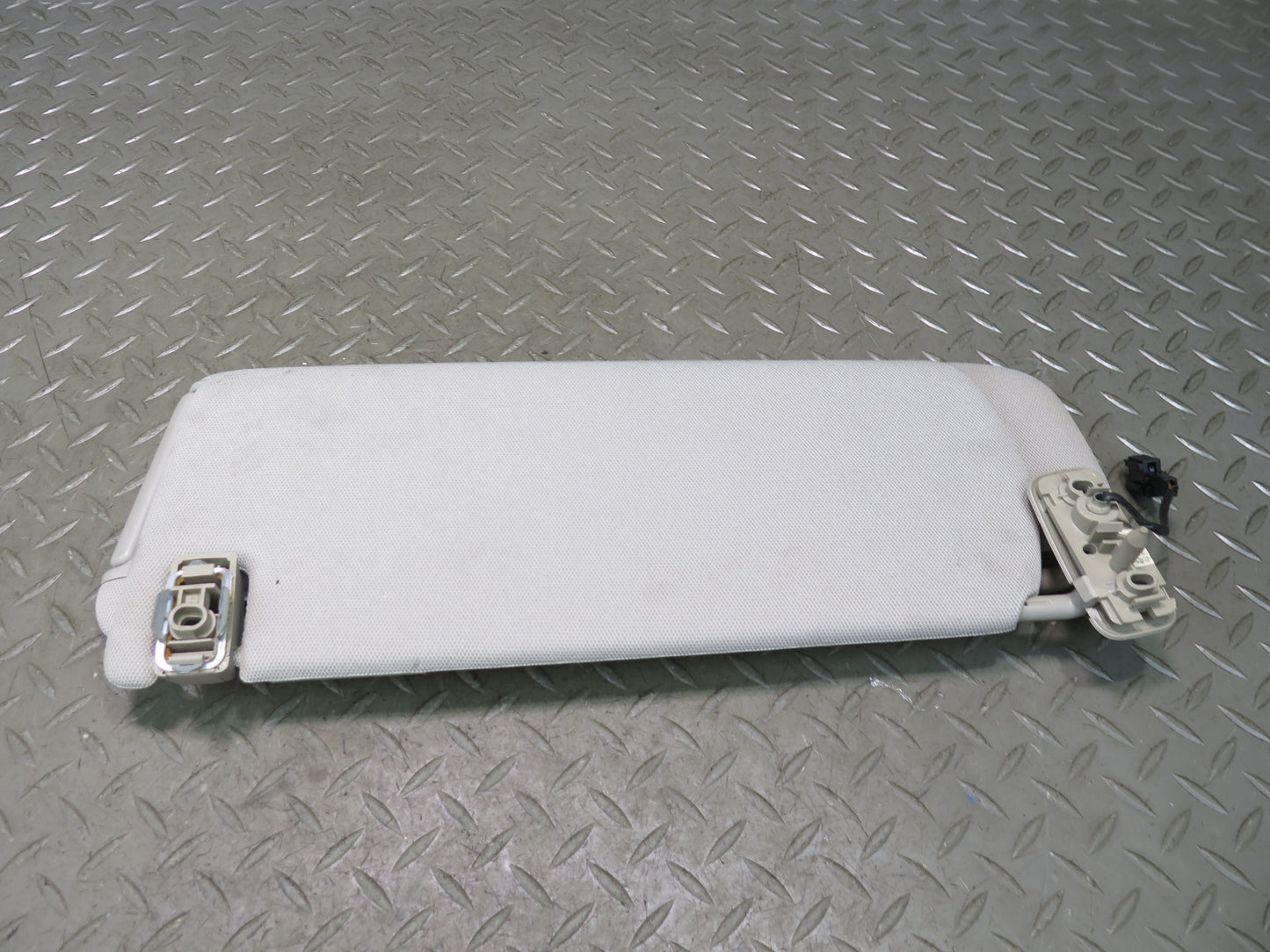 07-15 Audi 4L Q7 Set of 2 Front Left & Right Sun Visor OEM
