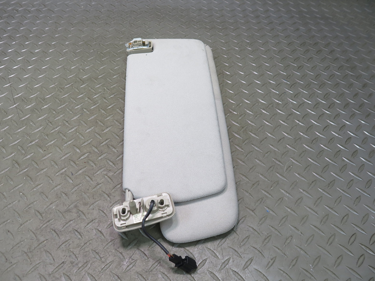 07-15 Audi 4L Q7 Set of 2 Front Left & Right Sun Visor OEM