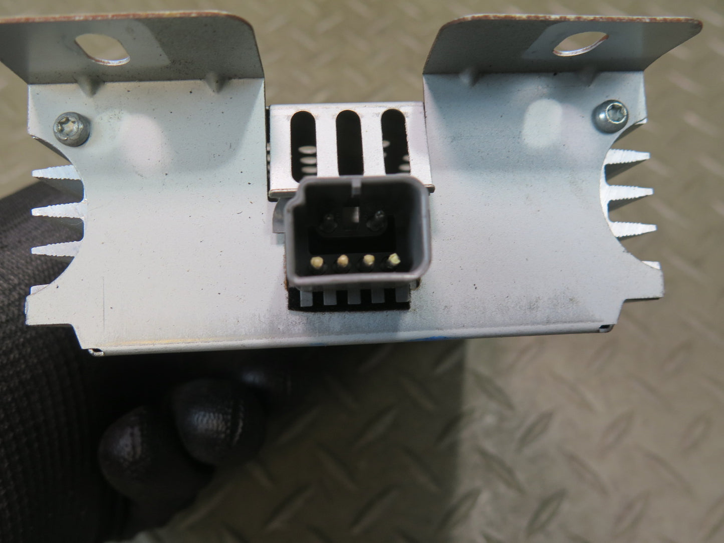 02-05 Ford Thunderbird Radio Audio Amplifier AMP 2C6F-18C808-AA OEM