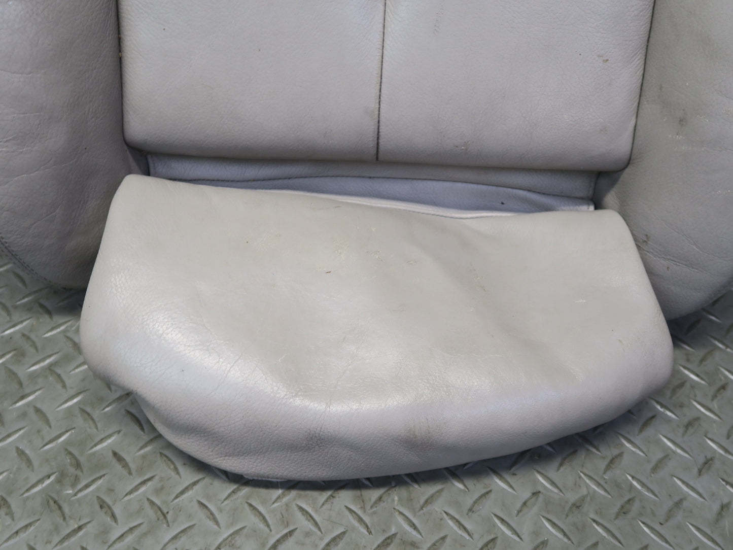 2007-2008 BMW E64 M6 Convertible Front Right Sport Seat Lower Leather Cushion