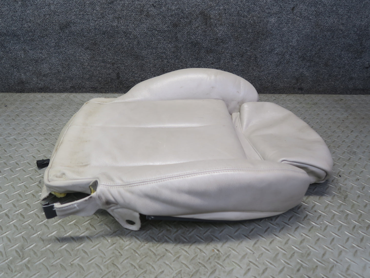2007-2008 BMW E64 M6 Convertible Front Right Sport Seat Lower Leather Cushion