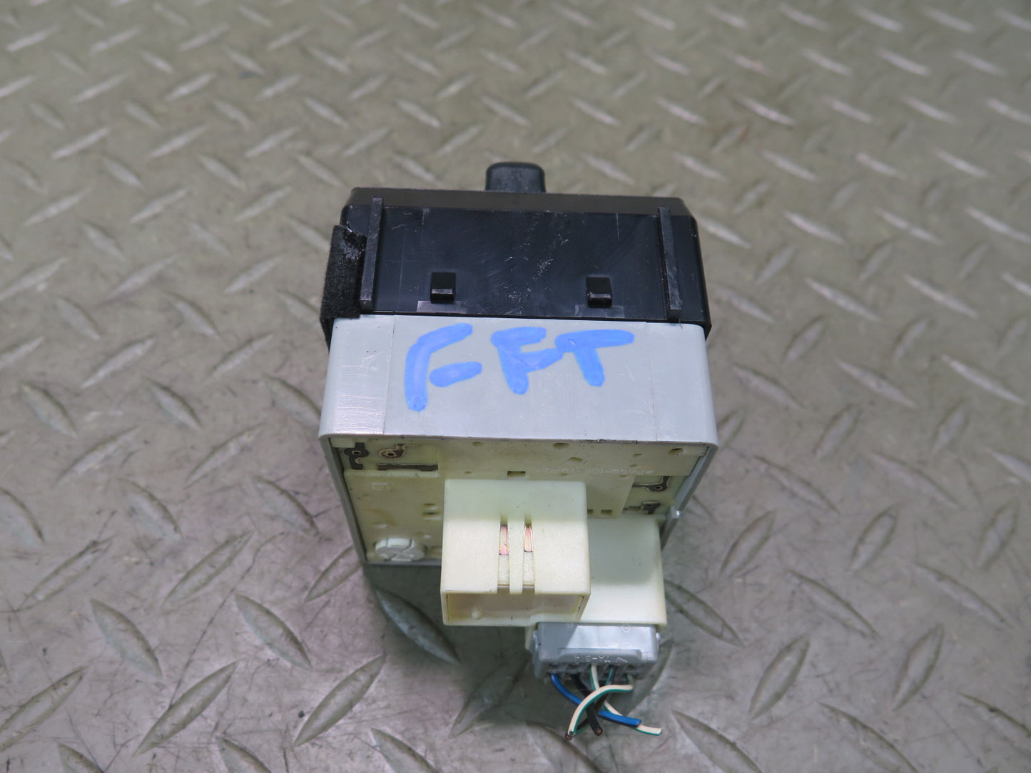 02-05 Ford Thunderbird Headlight Lamp Control Switch XW4T-11654-CAW OEM