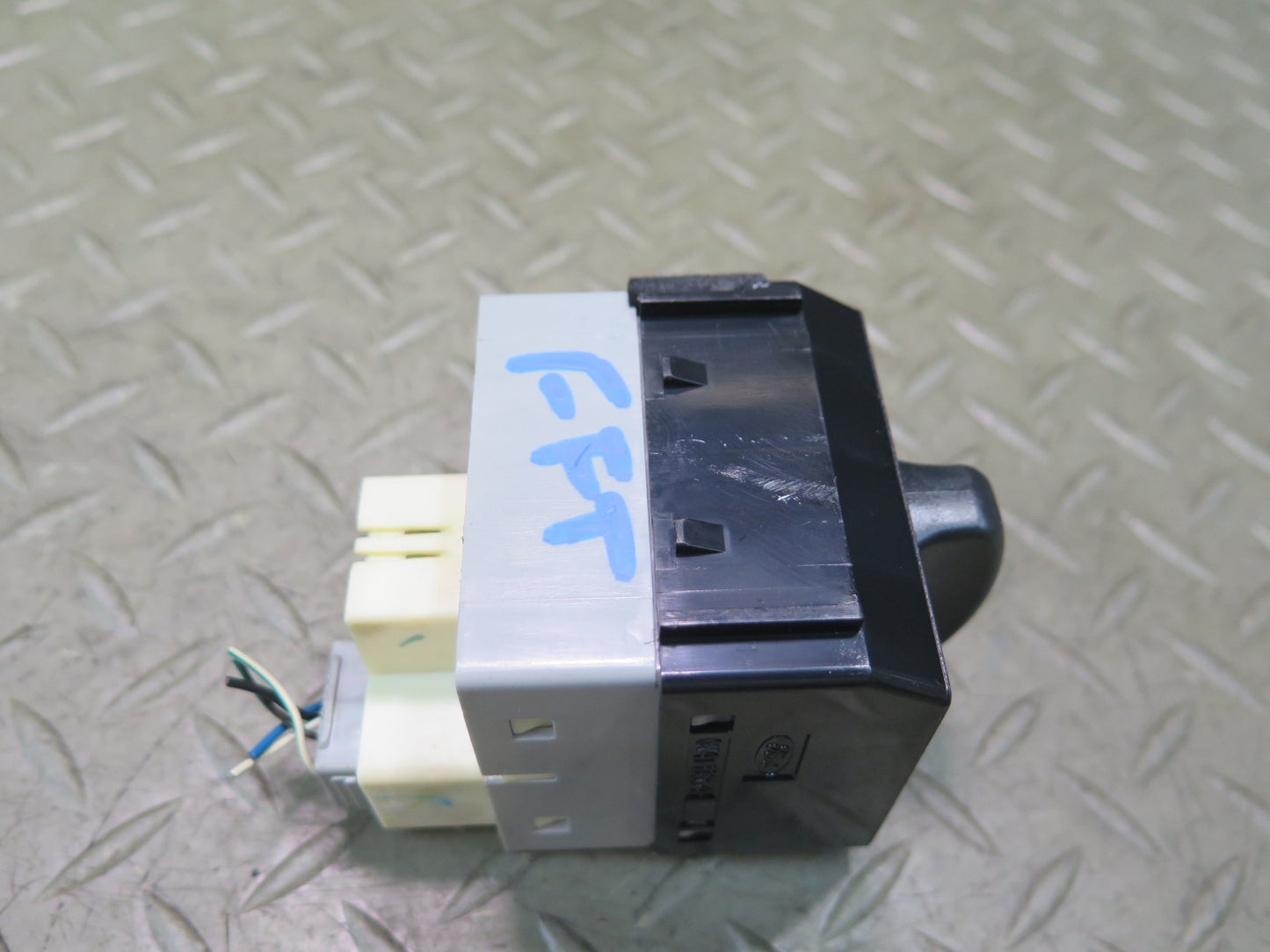 02-05 Ford Thunderbird Headlight Lamp Control Switch XW4T-11654-CAW OEM