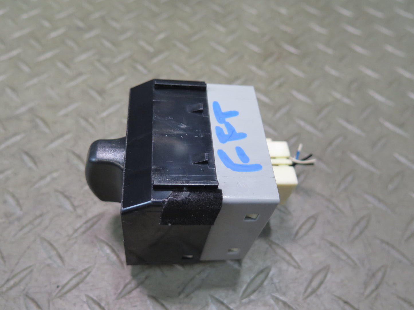 02-05 Ford Thunderbird Headlight Lamp Control Switch XW4T-11654-CAW OEM