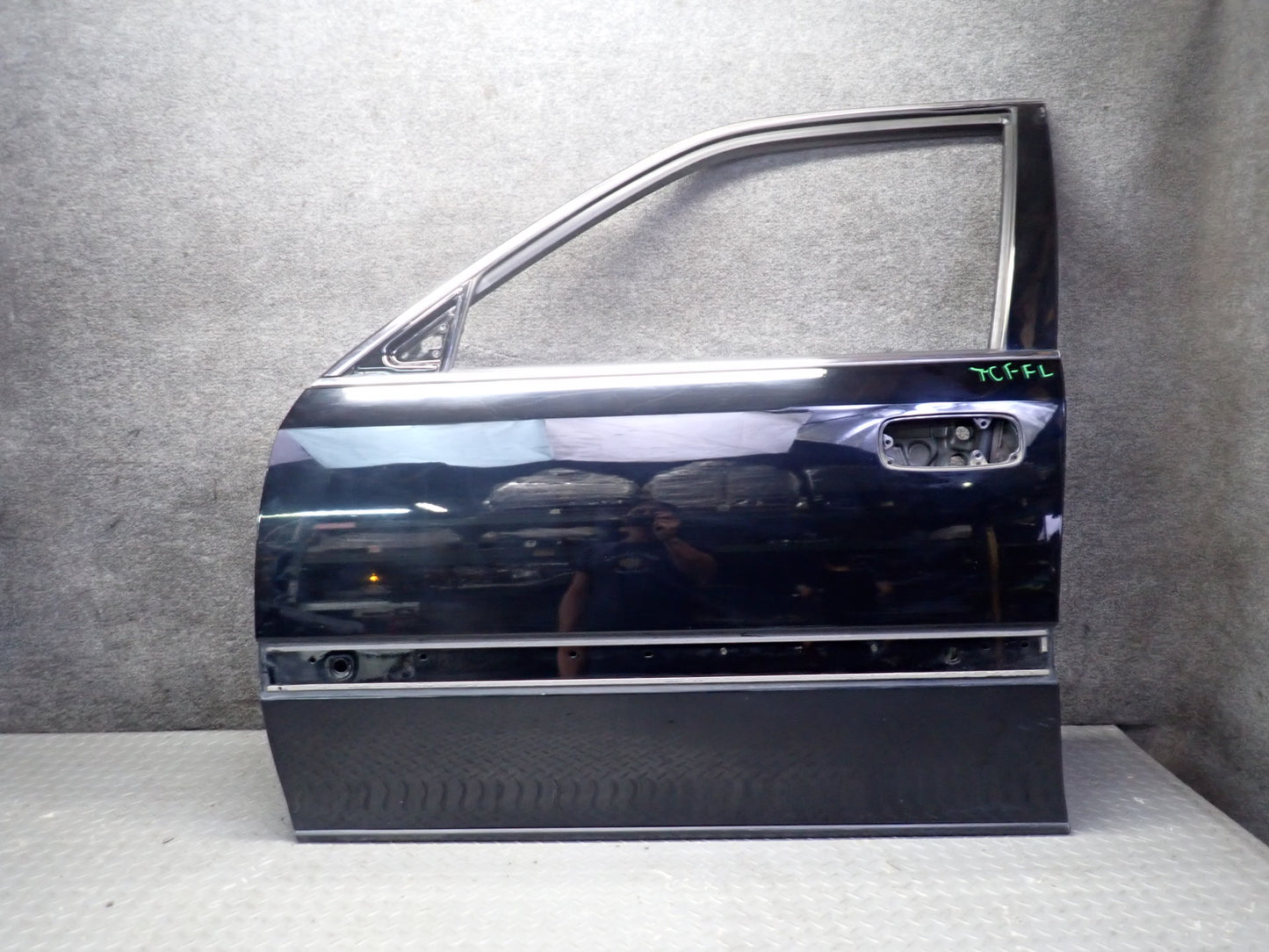 99-01 Toyota Crown JZS175 Sedan Front Left Door Shell Panel Black OEM