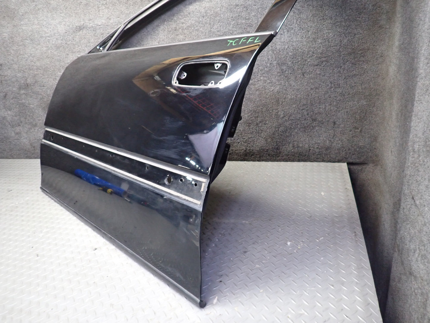 99-01 Toyota Crown JZS175 Sedan Front Left Door Shell Panel Black OEM