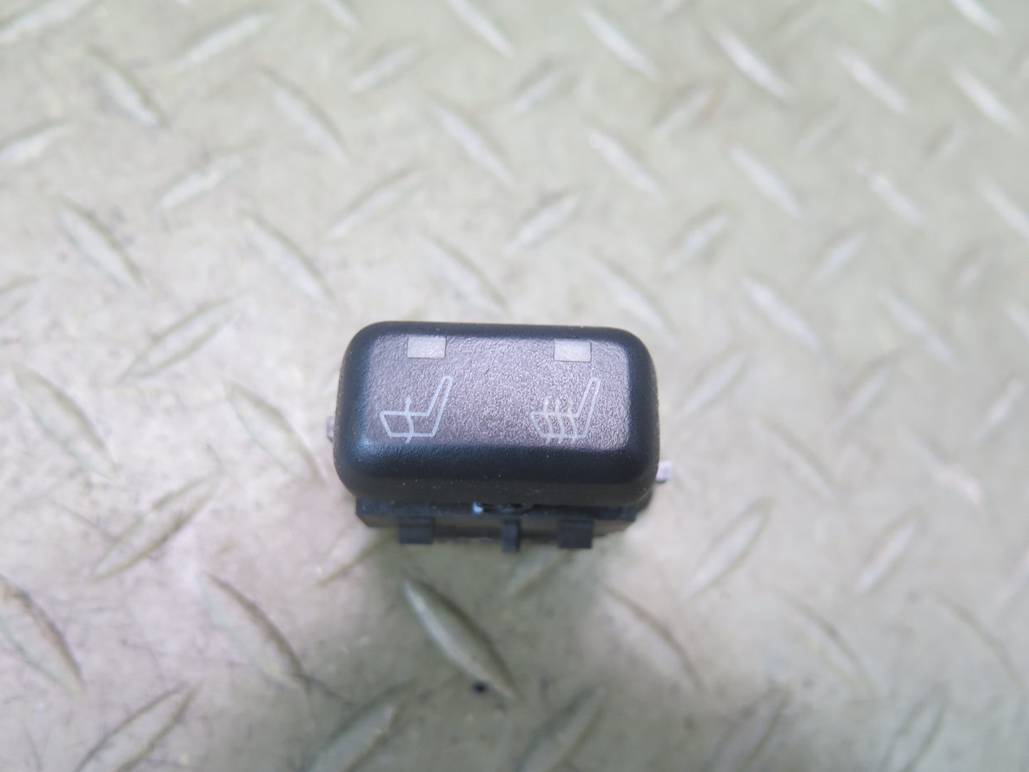 02-05 Ford Thunderbird Right Heated Seat Heater Switch 3W6T-14D694-AC OEM