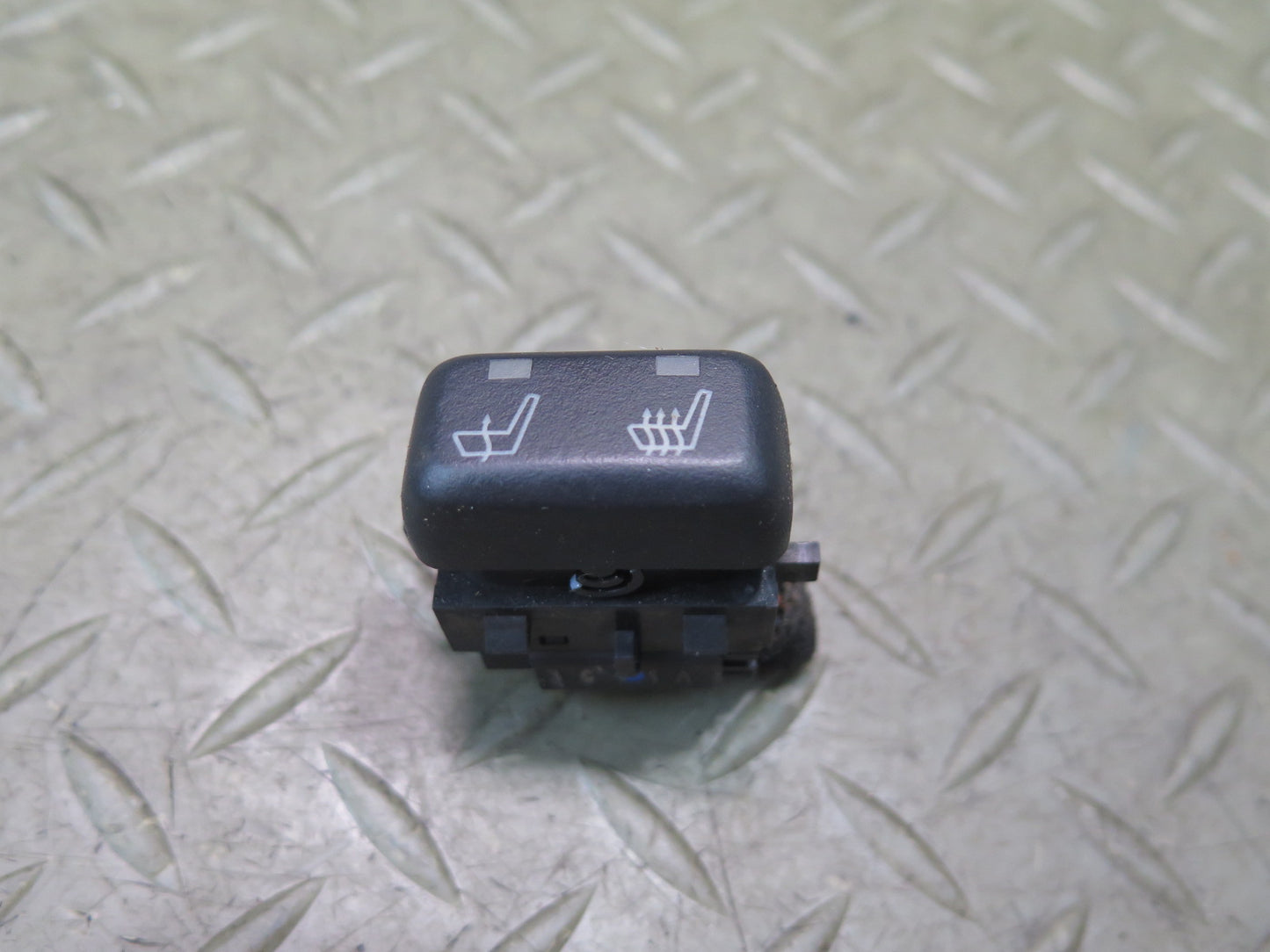 02-05 Ford Thunderbird Right Heated Seat Heater Switch 3W6T-14D694-AC OEM