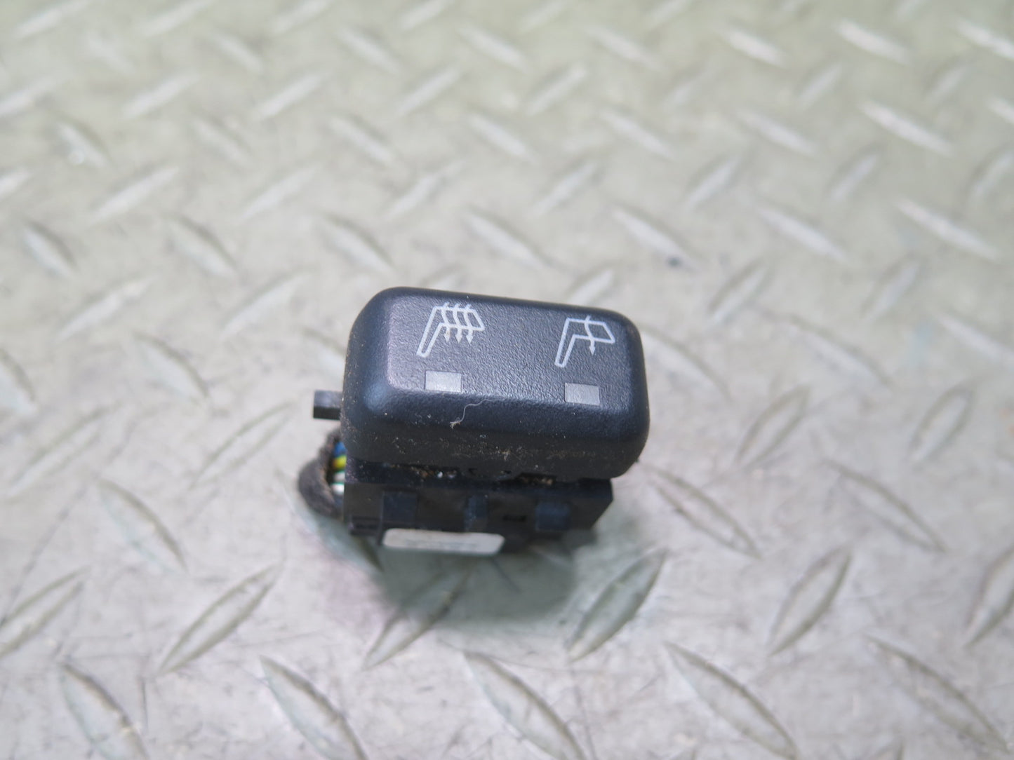 02-05 Ford Thunderbird Right Heated Seat Heater Switch 3W6T-14D694-AC OEM