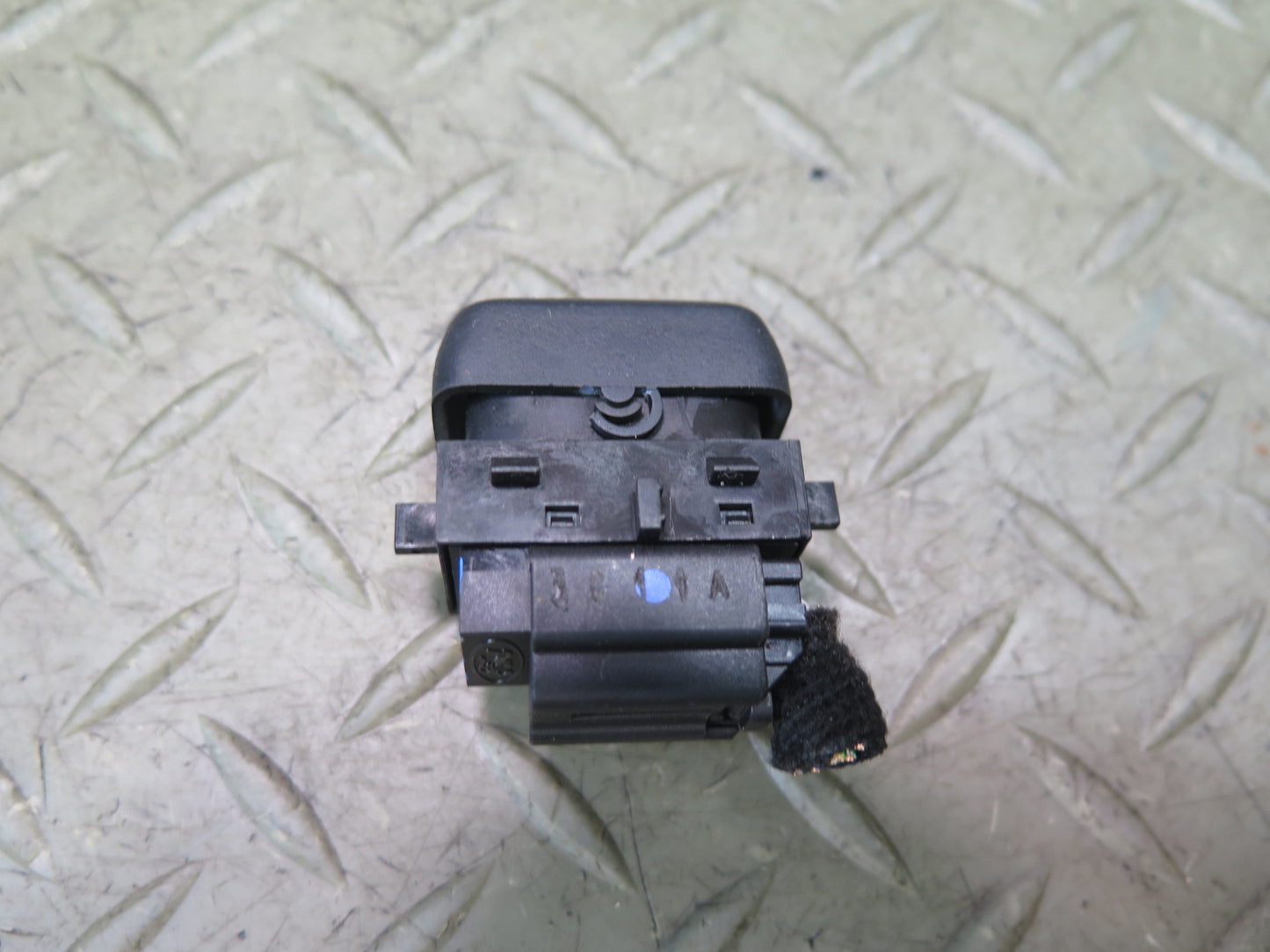 02-05 Ford Thunderbird Right Heated Seat Heater Switch 3W6T-14D694-AC OEM