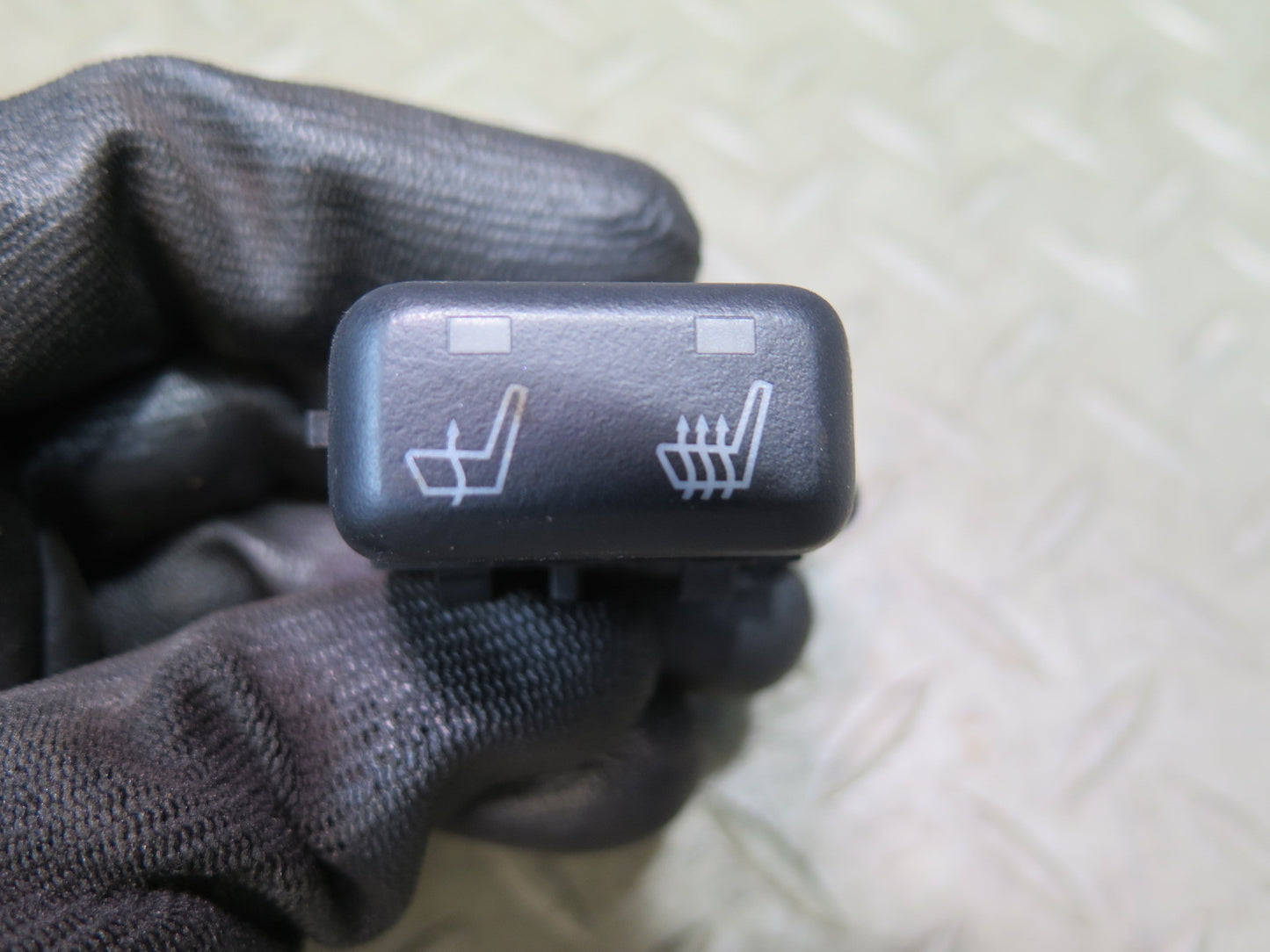 02-05 Ford Thunderbirdl Left Driver Heated Seat Heater Switch 3W6T-14D695-AB OEM