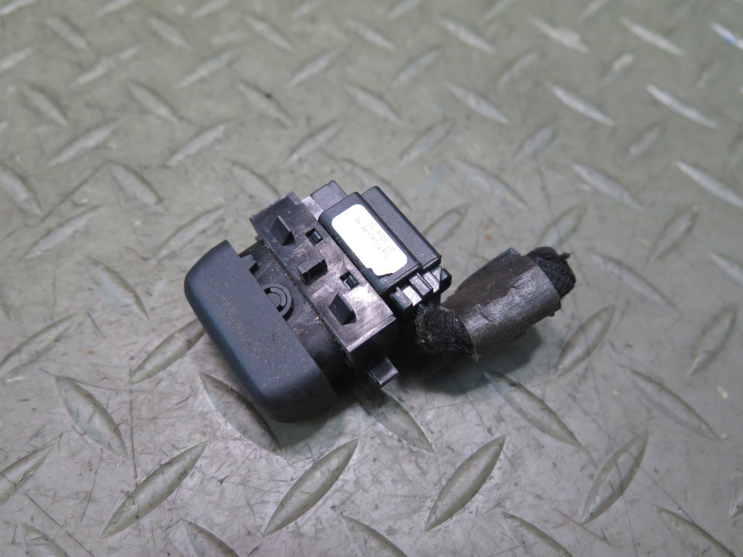 02-05 Ford Thunderbirdl Left Driver Heated Seat Heater Switch 3W6T-14D695-AB OEM