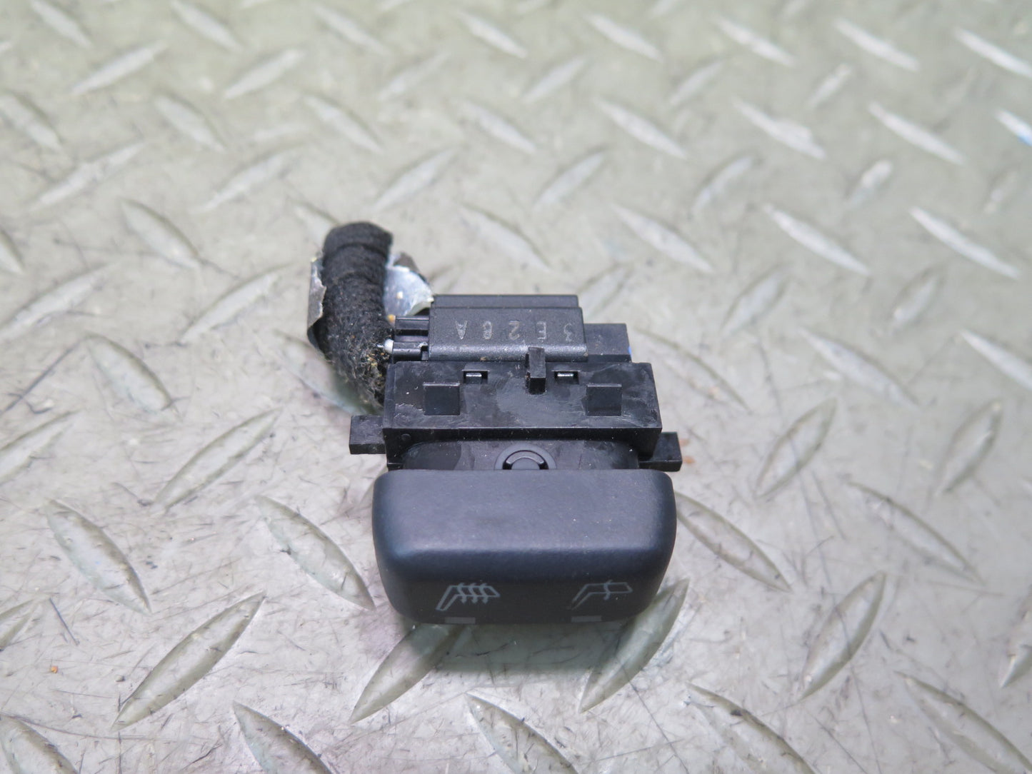 02-05 Ford Thunderbirdl Left Driver Heated Seat Heater Switch 3W6T-14D695-AB OEM