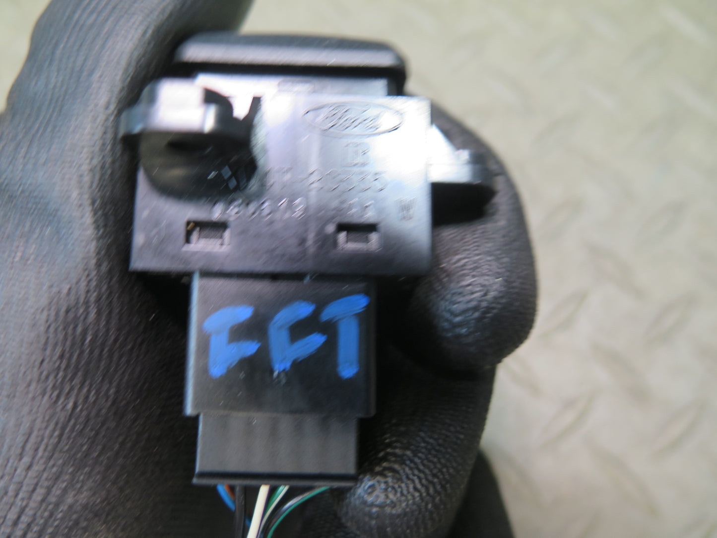 02-05 Ford Thunderbird Traction Control OFF Button Switch XW4T-2C335-AA OEM