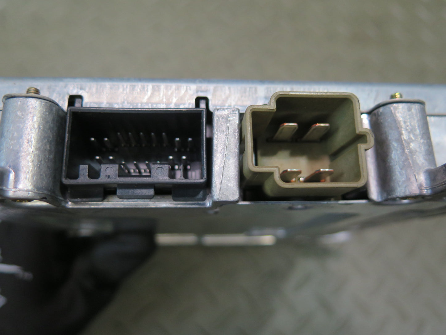 03-05 Ford Thunderbird Rear Tail Light Lamp Control Module 3W6T-13B524-AA OEM