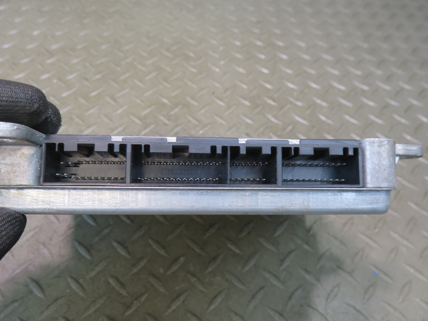 03-05 Ford Thunderbird Rear Tail Light Lamp Control Module 3W6T-13B524-AA OEM