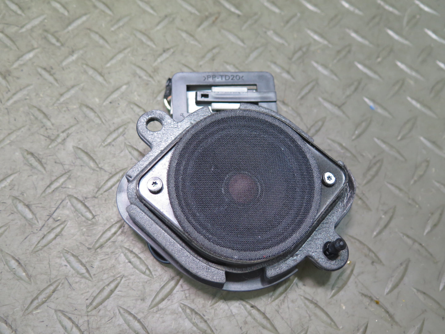 02-05 Ford Thunderbird Set of 2 Dash Front Left & Right Audio Speaker OEM