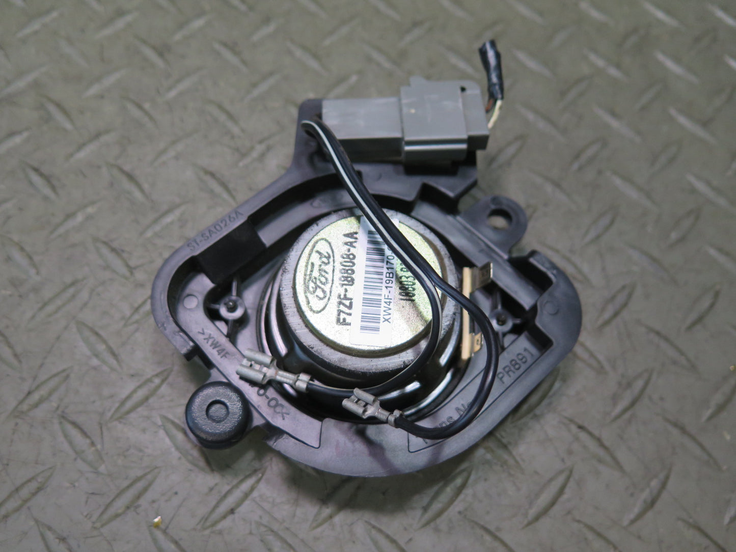 02-05 Ford Thunderbird Set of 2 Dash Front Left & Right Audio Speaker OEM