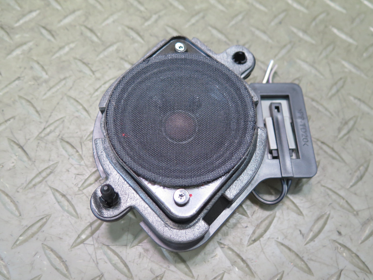 02-05 Ford Thunderbird Set of 2 Dash Front Left & Right Audio Speaker OEM