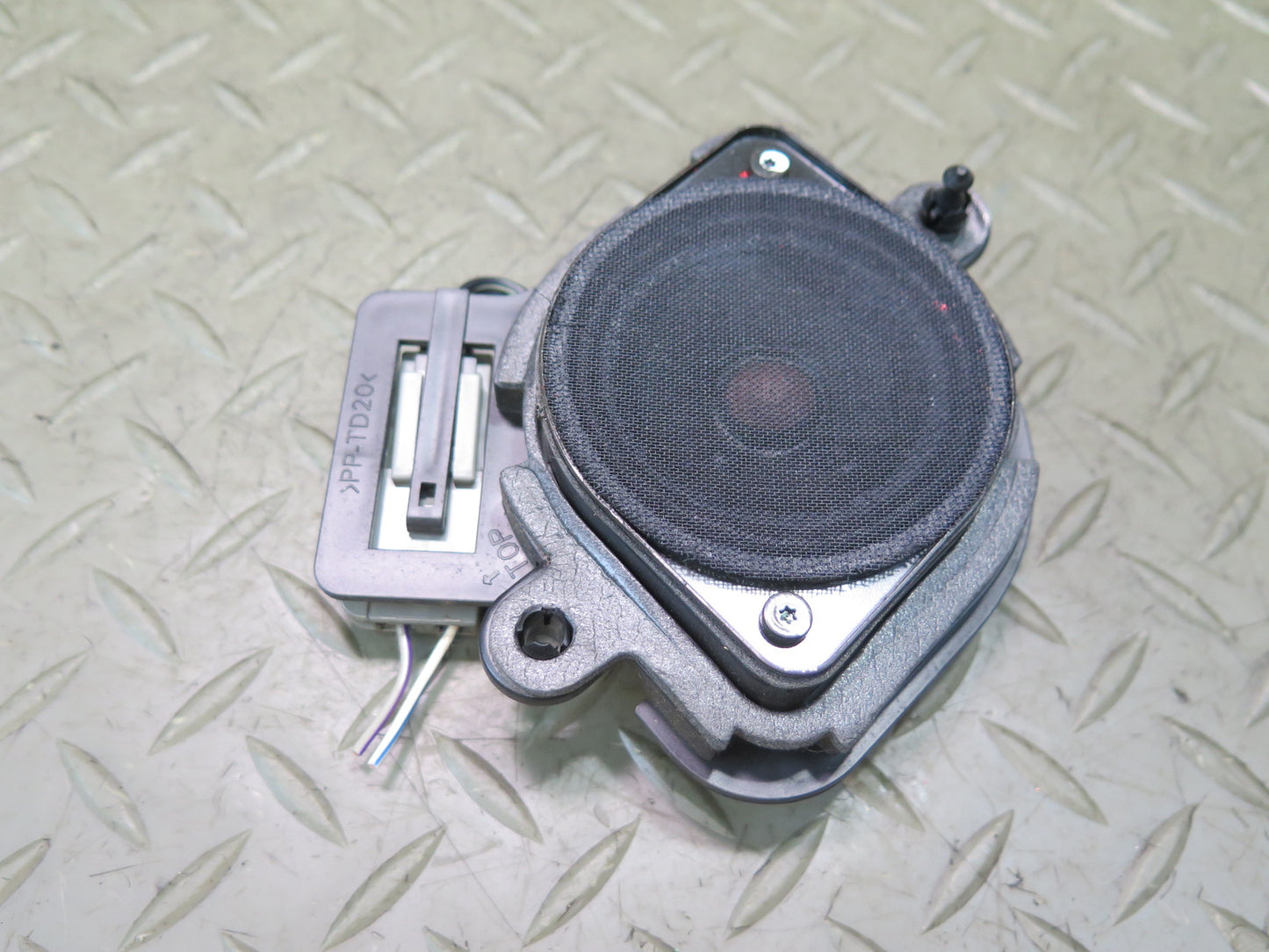 02-05 Ford Thunderbird Set of 2 Dash Front Left & Right Audio Speaker OEM