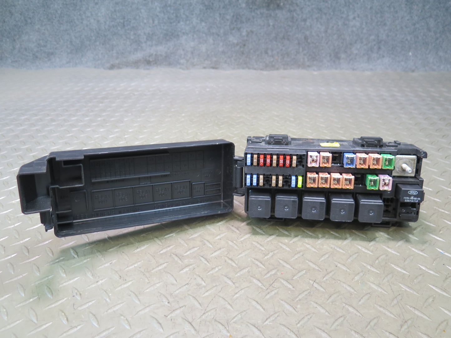 02-05 Ford Thunderbird Power Distribution Fuse Relay Box XW4T-14A003-A OEM
