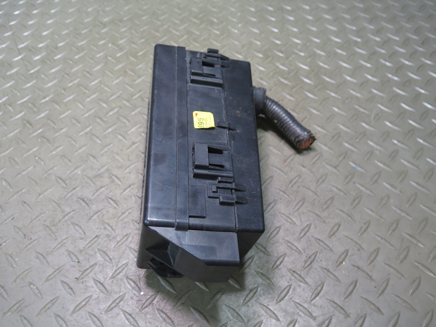 02-05 Ford Thunderbird Power Distribution Fuse Relay Box XW4T-14A003-A OEM