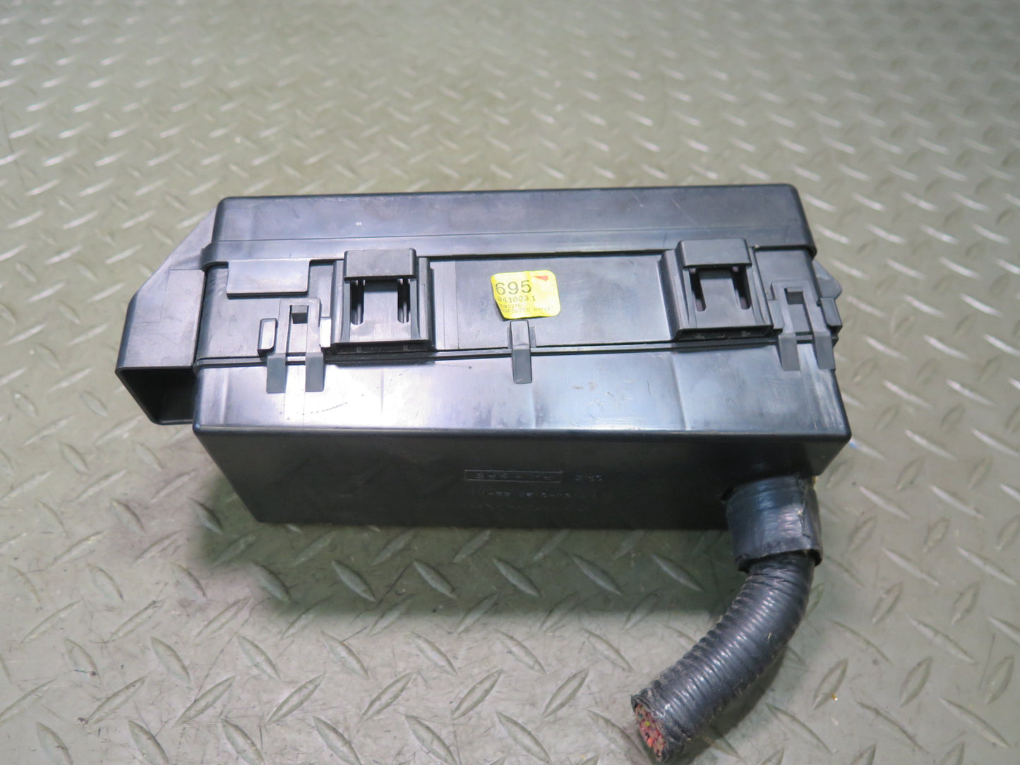 02-05 Ford Thunderbird Power Distribution Fuse Relay Box XW4T-14A003-A OEM