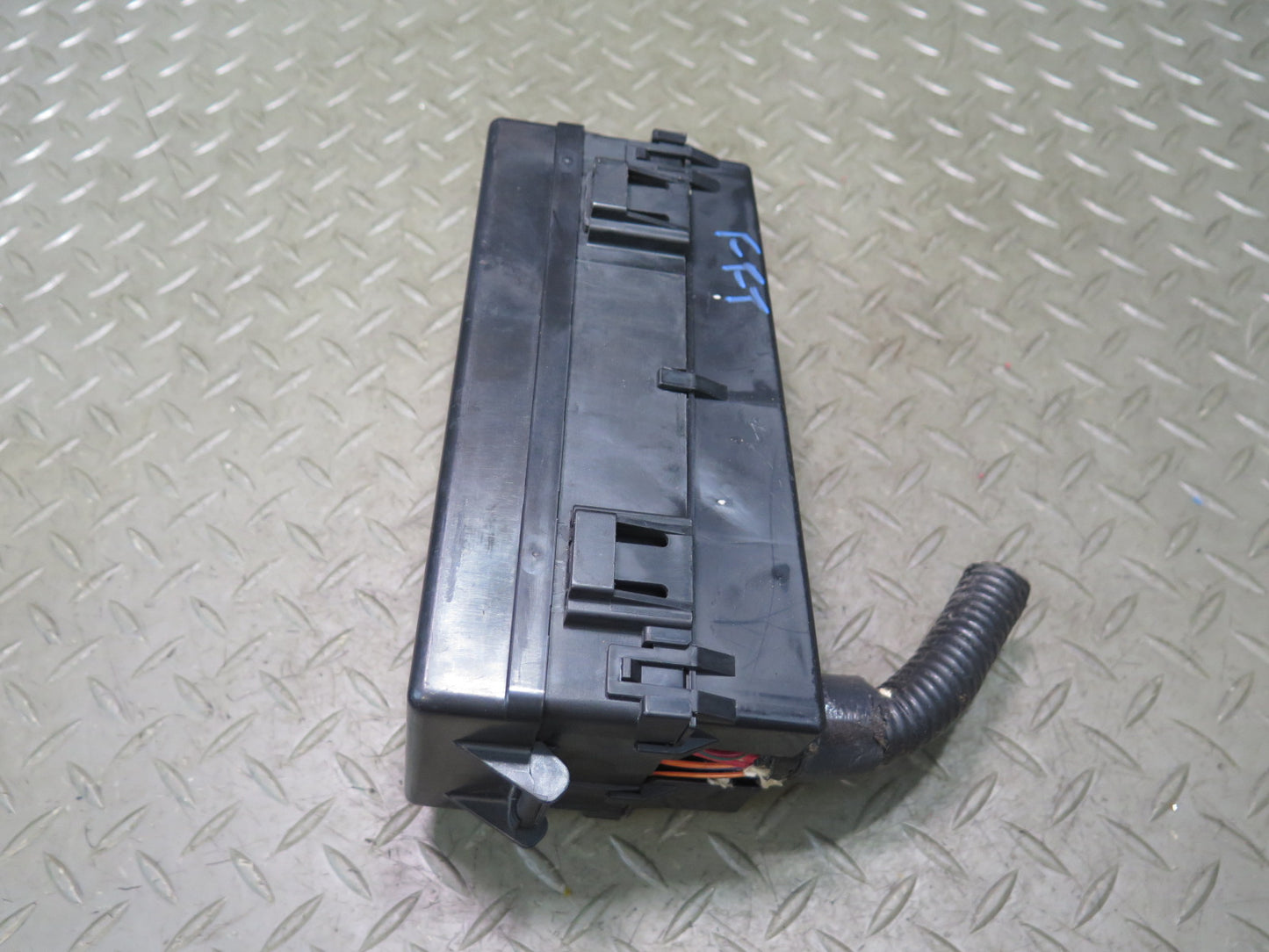 02-05 Ford Thunderbird Power Distribution Fuse Relay Box XW4T-14A003-A OEM