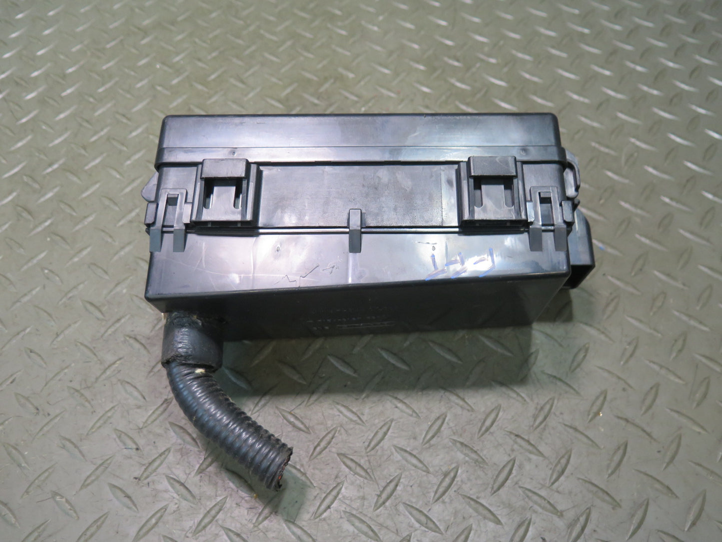 02-05 Ford Thunderbird Power Distribution Fuse Relay Box XW4T-14A003-A OEM