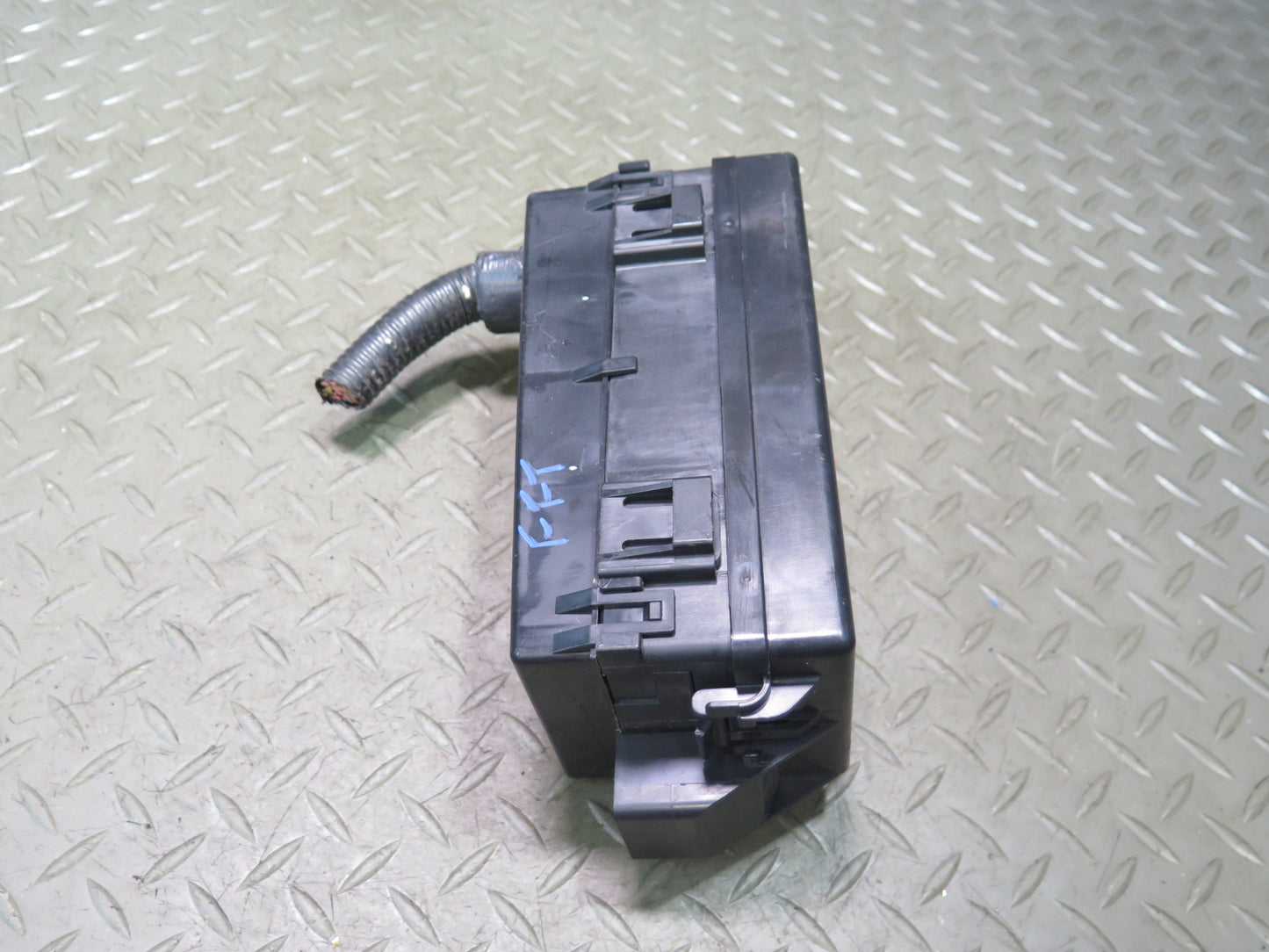 02-05 Ford Thunderbird Power Distribution Fuse Relay Box XW4T-14A003-A OEM