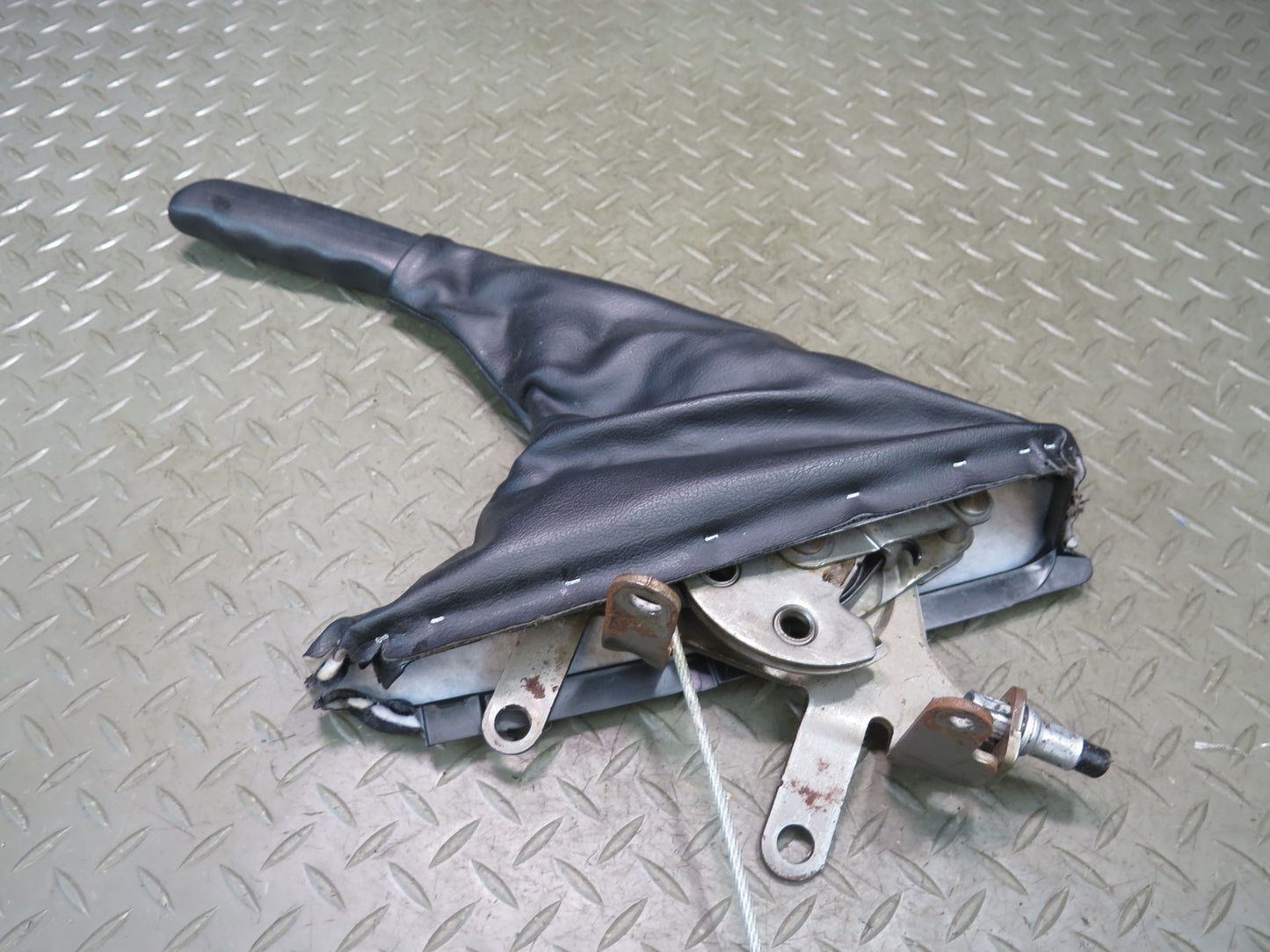 02-05 Ford Thunderbird Parking Handbrake Lever w Housing & Boot Cover Assy OEM