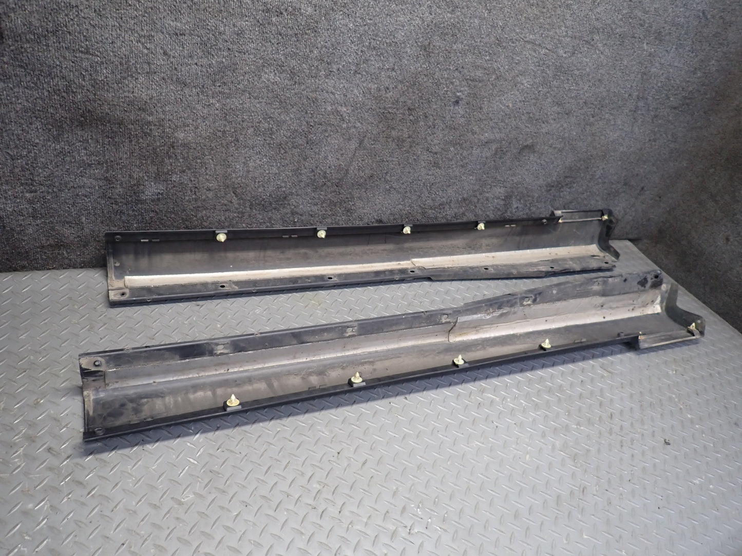 99-01 Toyota Crown JZS175 Set of 4 Left & Right Side Skirt Rocker Panel OEM