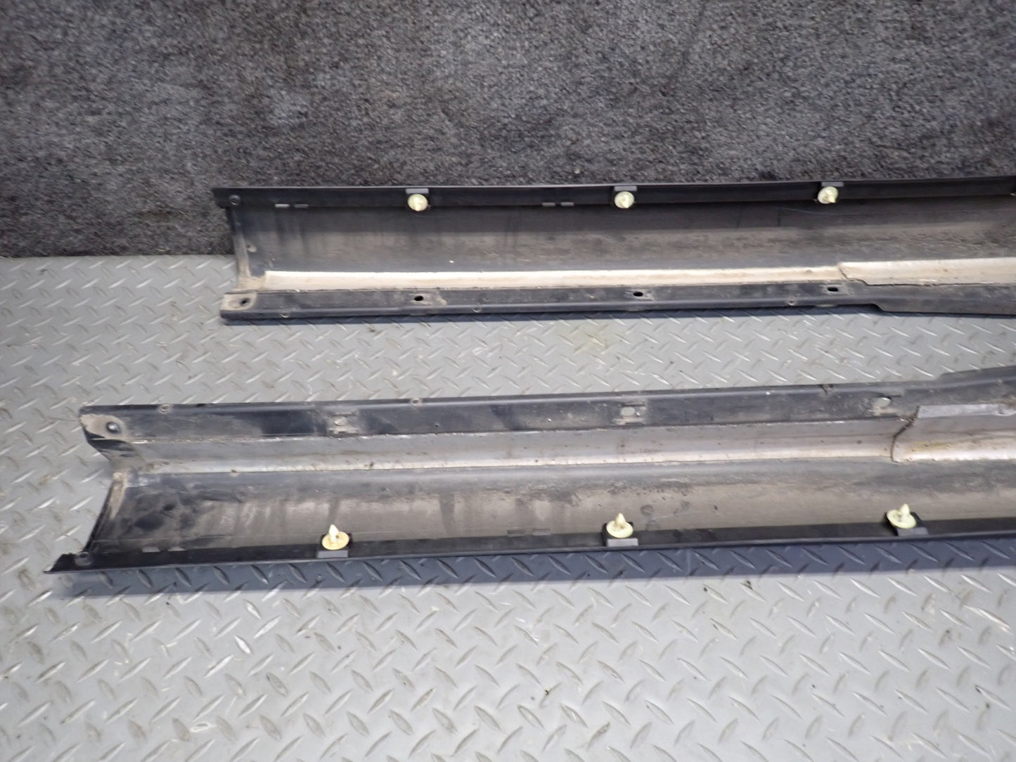 99-01 Toyota Crown JZS175 Set of 4 Left & Right Side Skirt Rocker Panel OEM