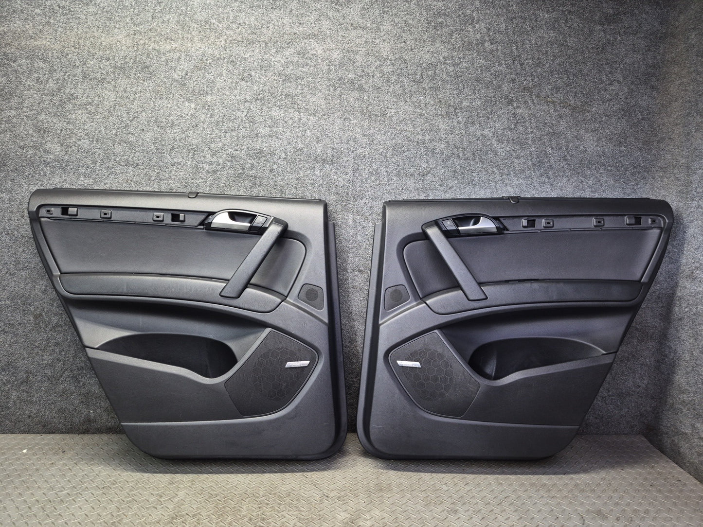 10-15 Audi 4L Q7 Set of 2 Rear Left & Right Door Interior Trim Panel Black OEM