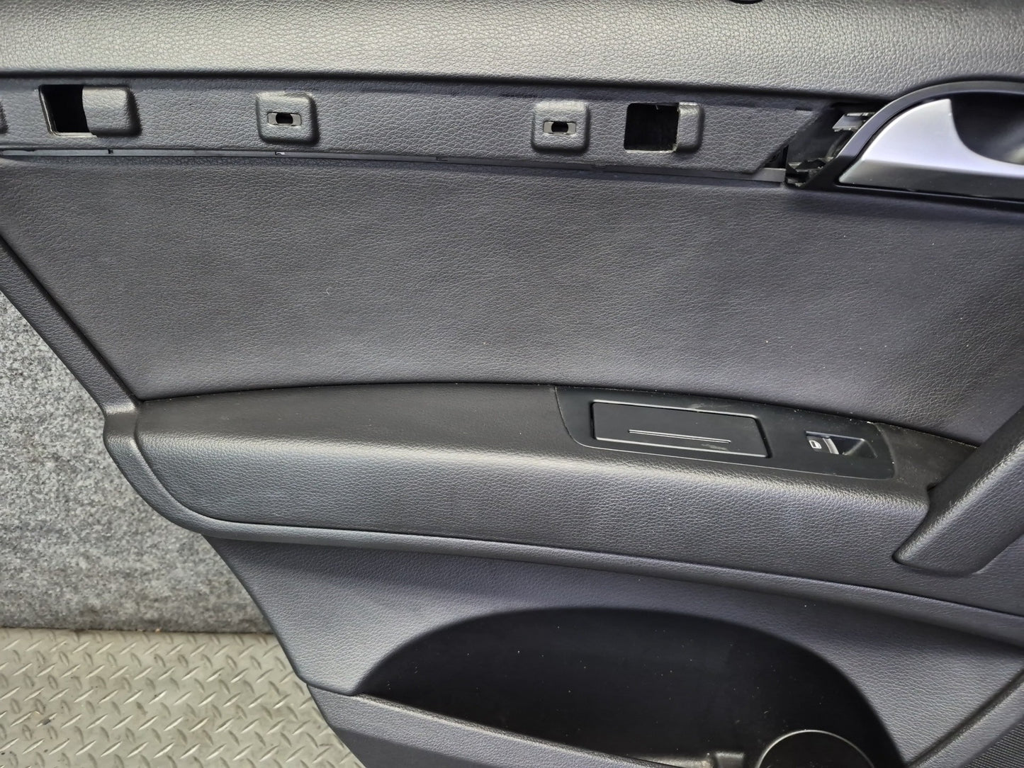 10-15 Audi 4L Q7 Set of 2 Rear Left & Right Door Interior Trim Panel Black OEM