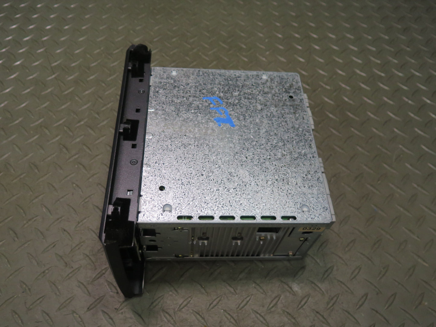04-05 Ford Thunderbird Radio CD Player Receiver Head Unit 4W6T-18C815-AB OEM