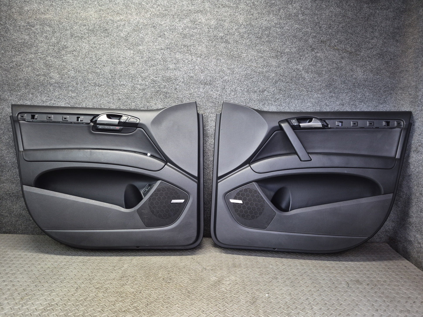 10-15 Audi 4L Q7 Set of 2 Front Left & Right Door Interior Trim Panel Black OEM