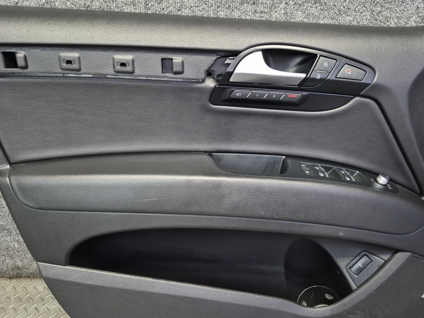10-15 Audi 4L Q7 Set of 2 Front Left & Right Door Interior Trim Panel Black OEM