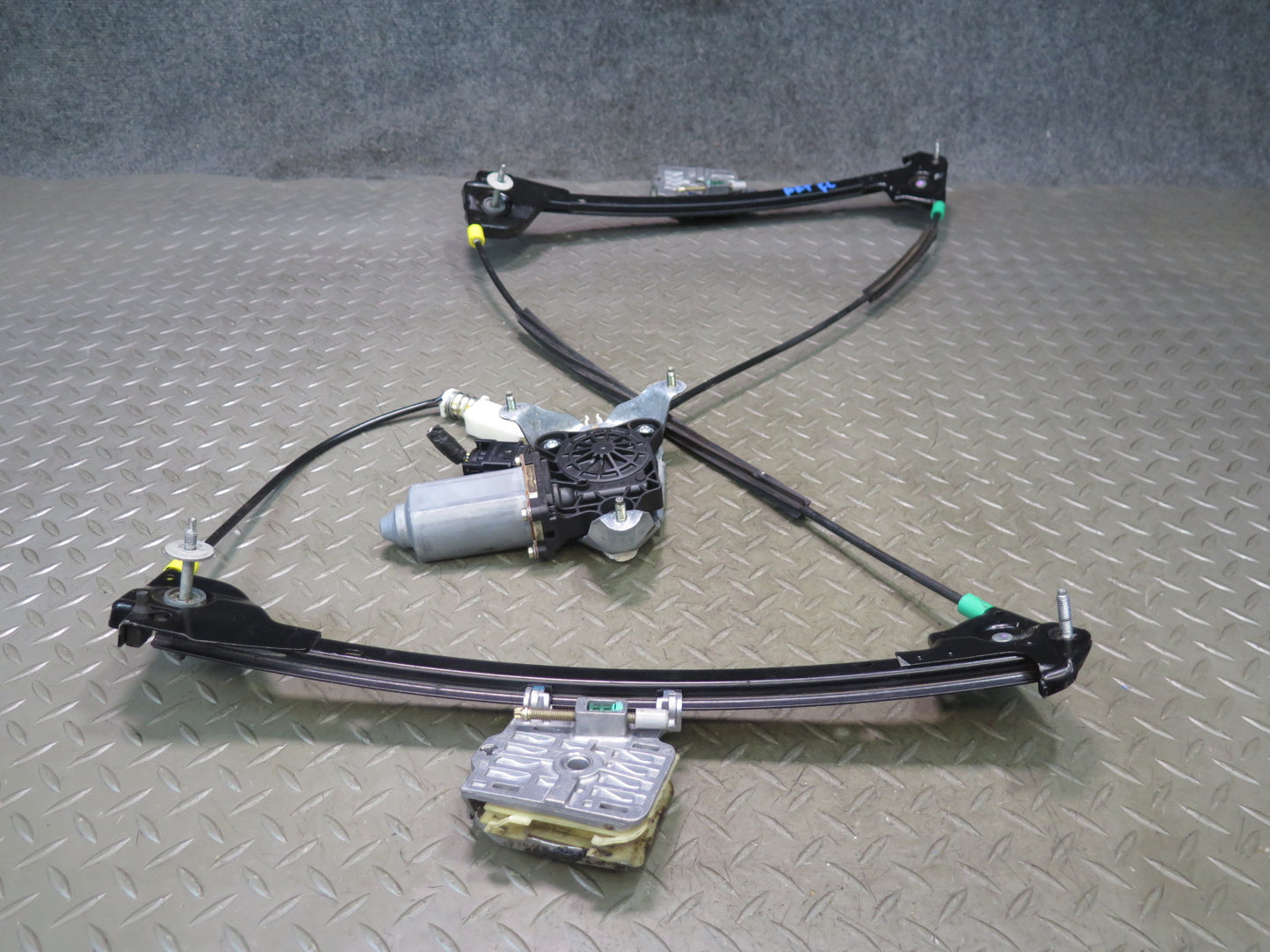02-05 Ford Thunderbird Left Driver Side Door Window Regulator w Motor OEM