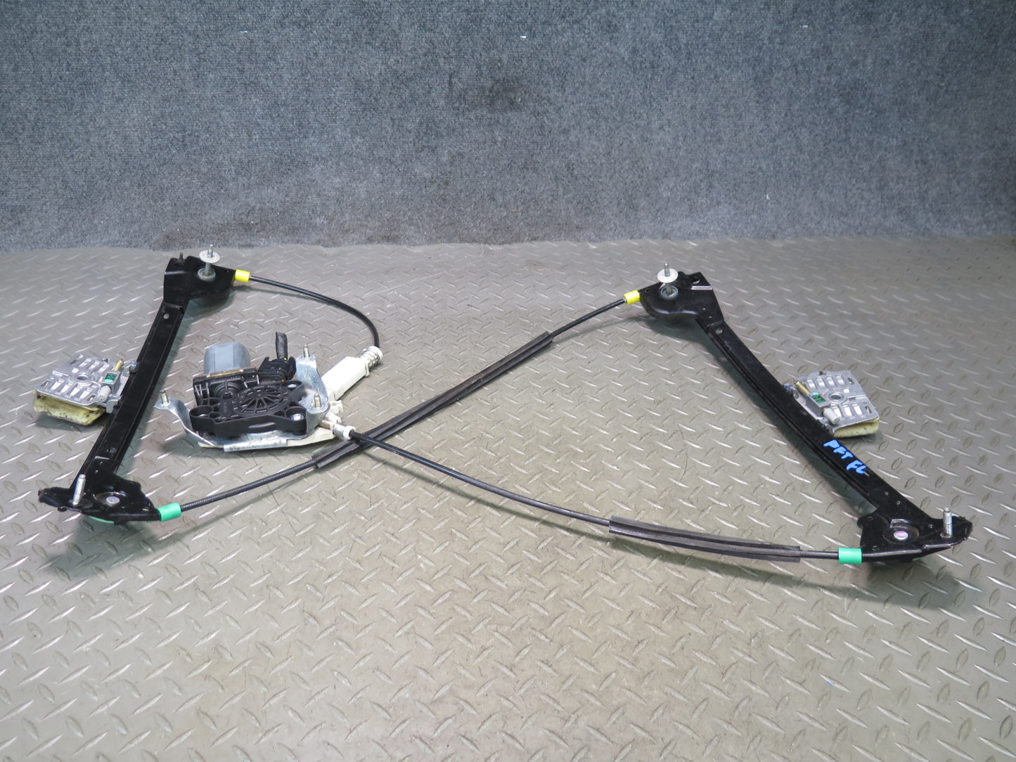 02-05 Ford Thunderbird Left Driver Side Door Window Regulator w Motor OEM