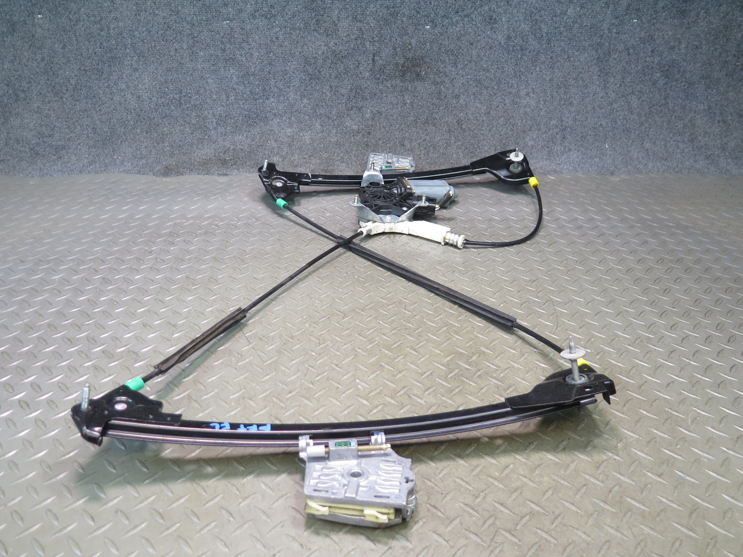 02-05 Ford Thunderbird Left Driver Side Door Window Regulator w Motor OEM