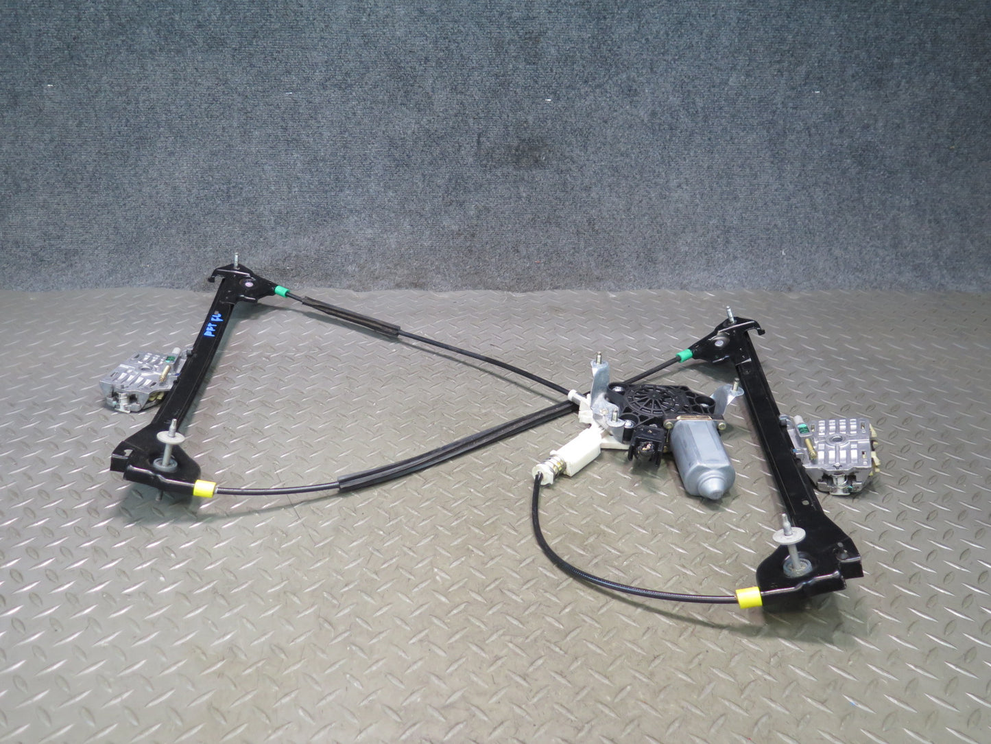 02-05 Ford Thunderbird Left Driver Side Door Window Regulator w Motor OEM