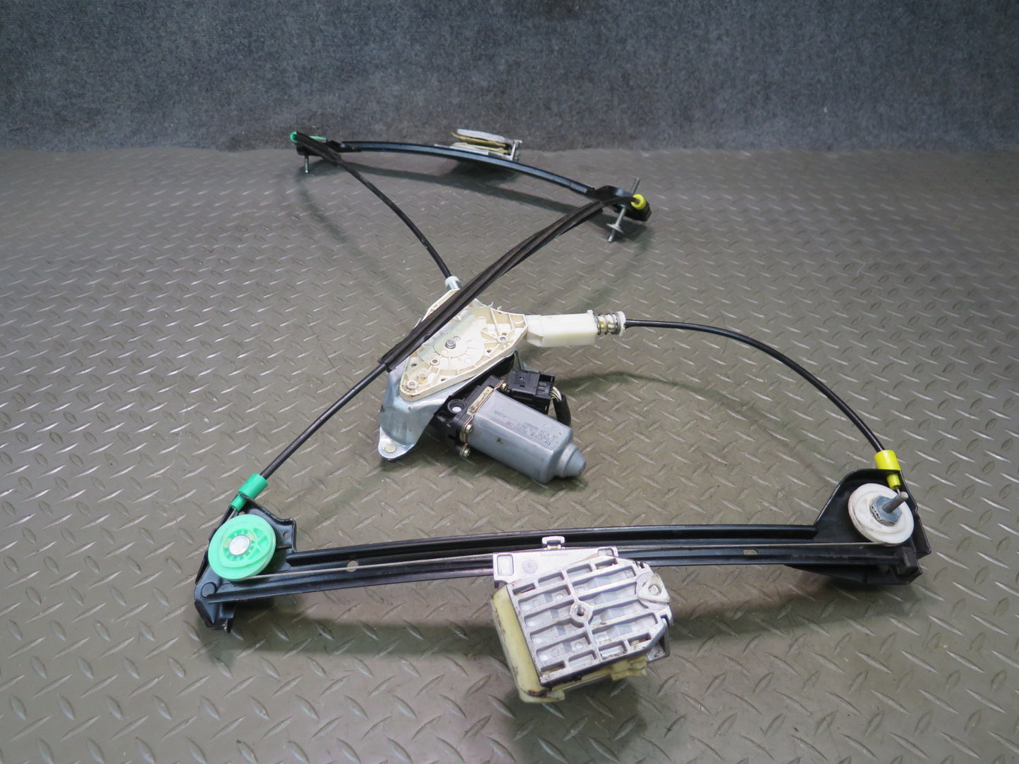 02-05 Ford Thunderbird Left Driver Side Door Window Regulator w Motor OEM