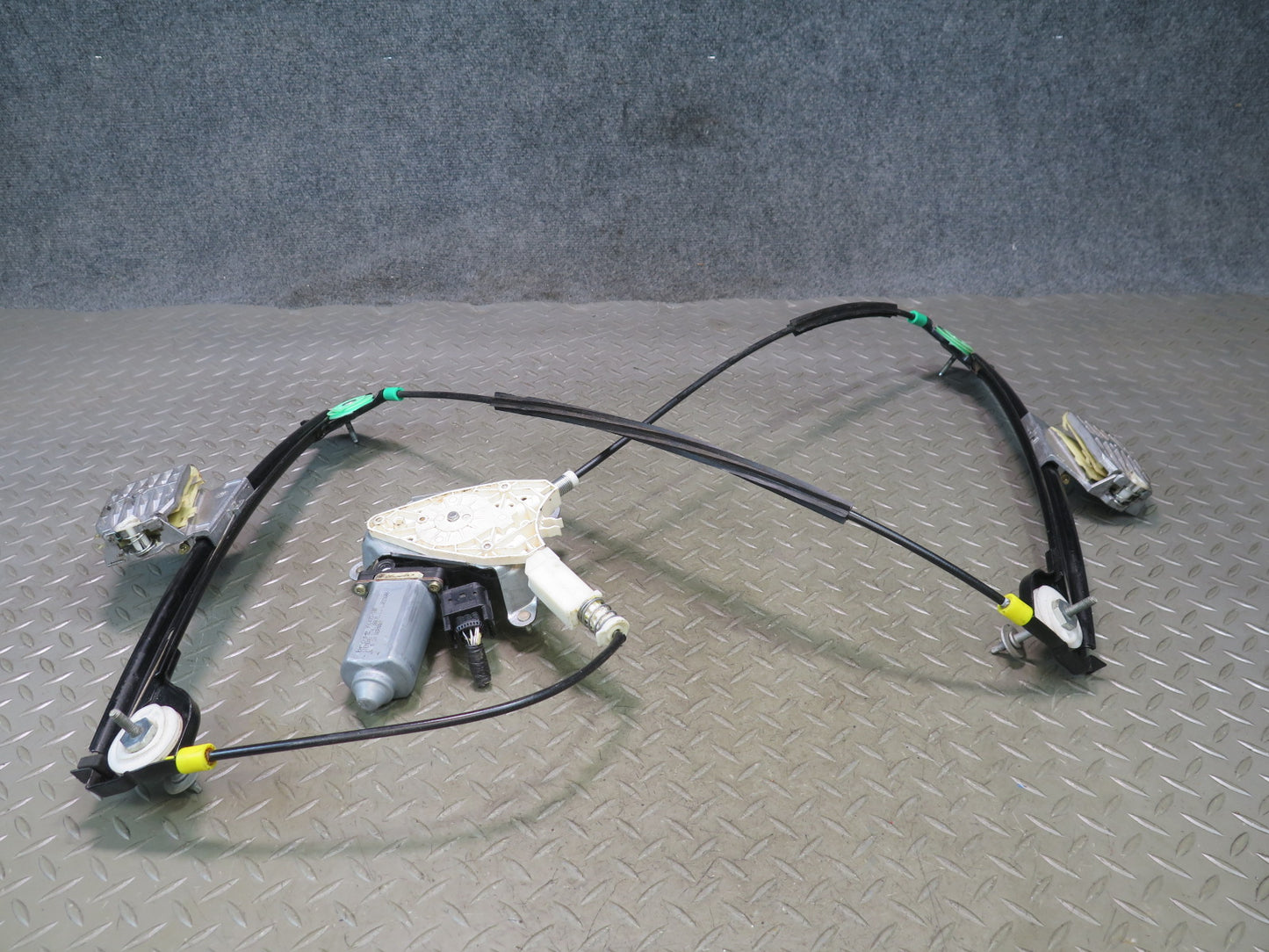 02-05 Ford Thunderbird Left Driver Side Door Window Regulator w Motor OEM