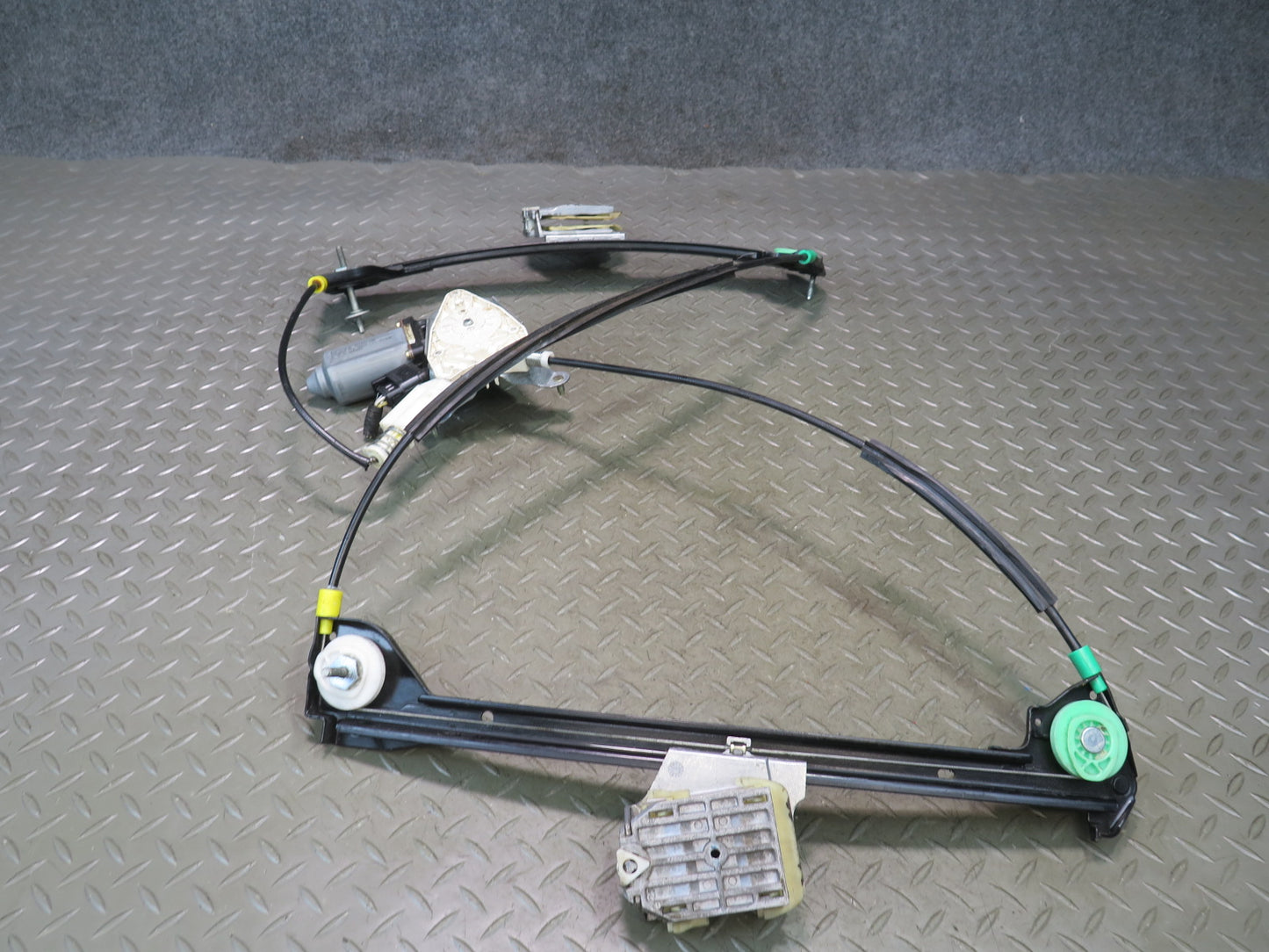 02-05 Ford Thunderbird Left Driver Side Door Window Regulator w Motor OEM