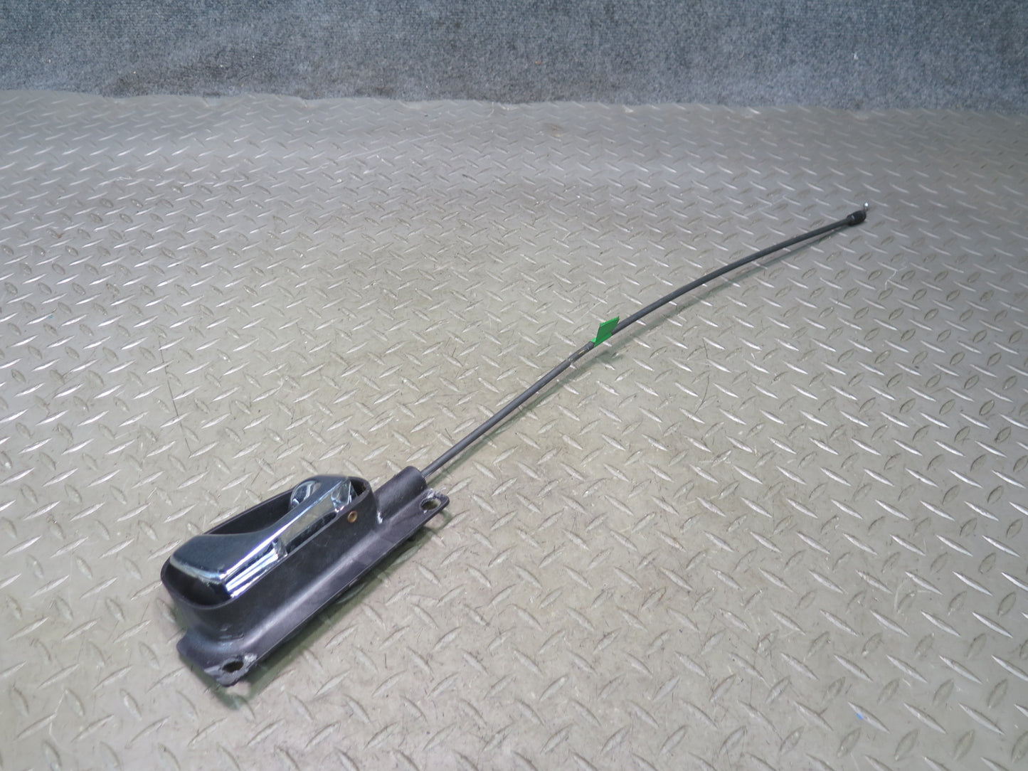 02-05 Ford Thunderbird Right Passenger Door Interior Handle w Cable OEM