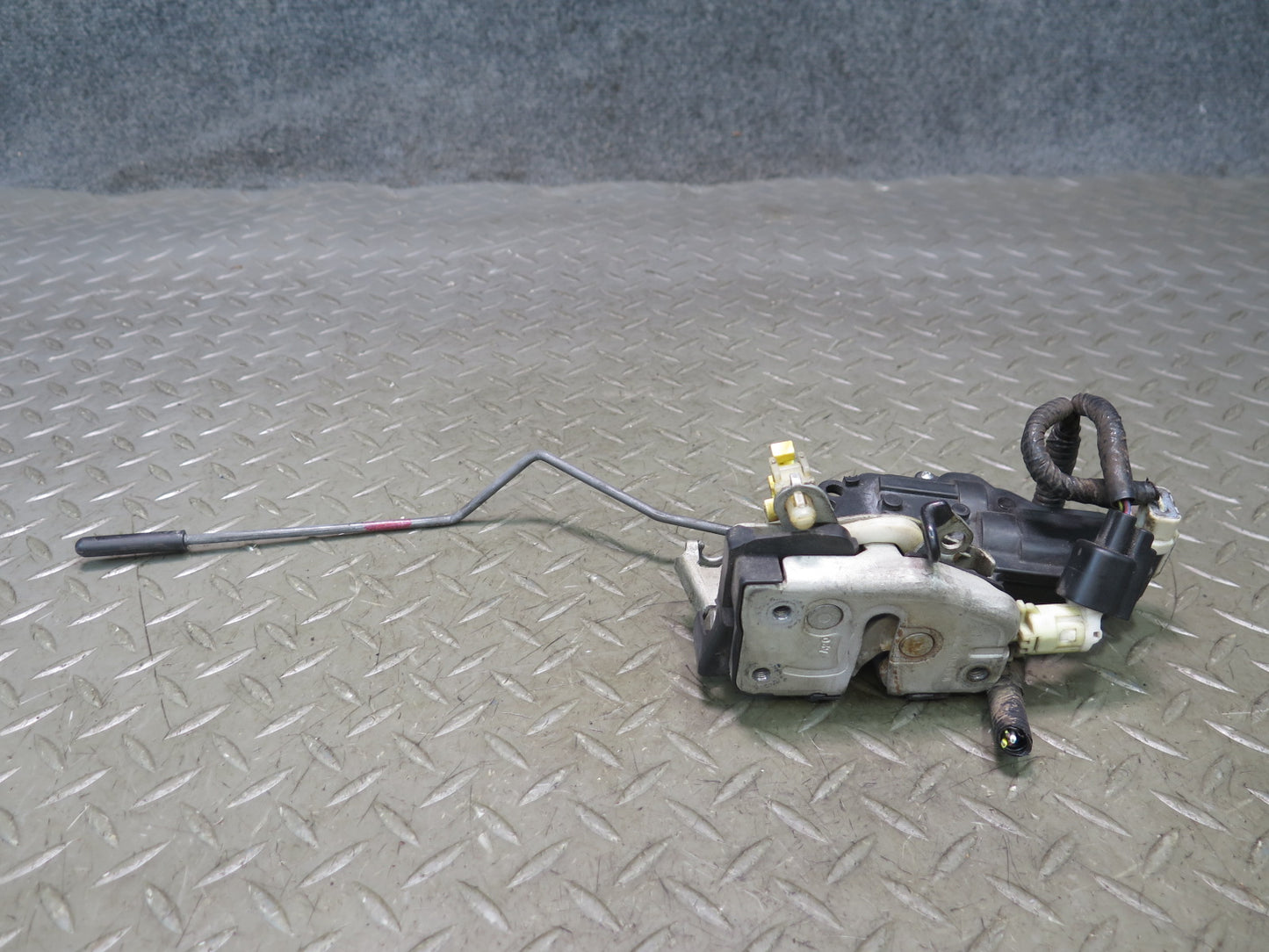 02-05 Ford Thunderbird Front Right Door Lock Latch Actuator OEM