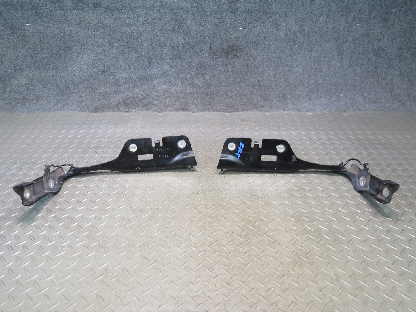 02-05 Ford Thunderbird Set of 2 Front Left & Right Hood Hinge Ebony OEM