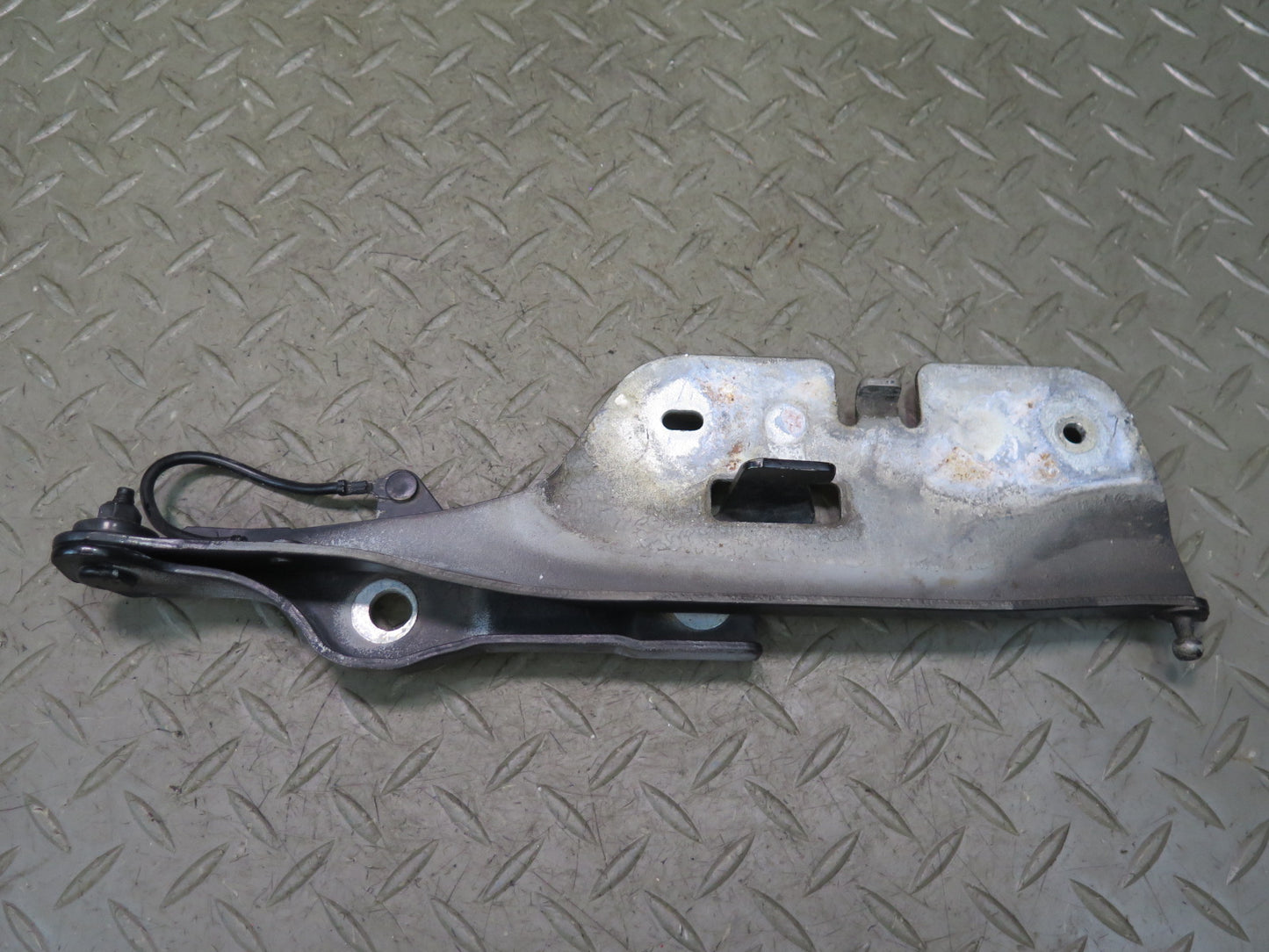 02-05 Ford Thunderbird Set of 2 Front Left & Right Hood Hinge Ebony OEM